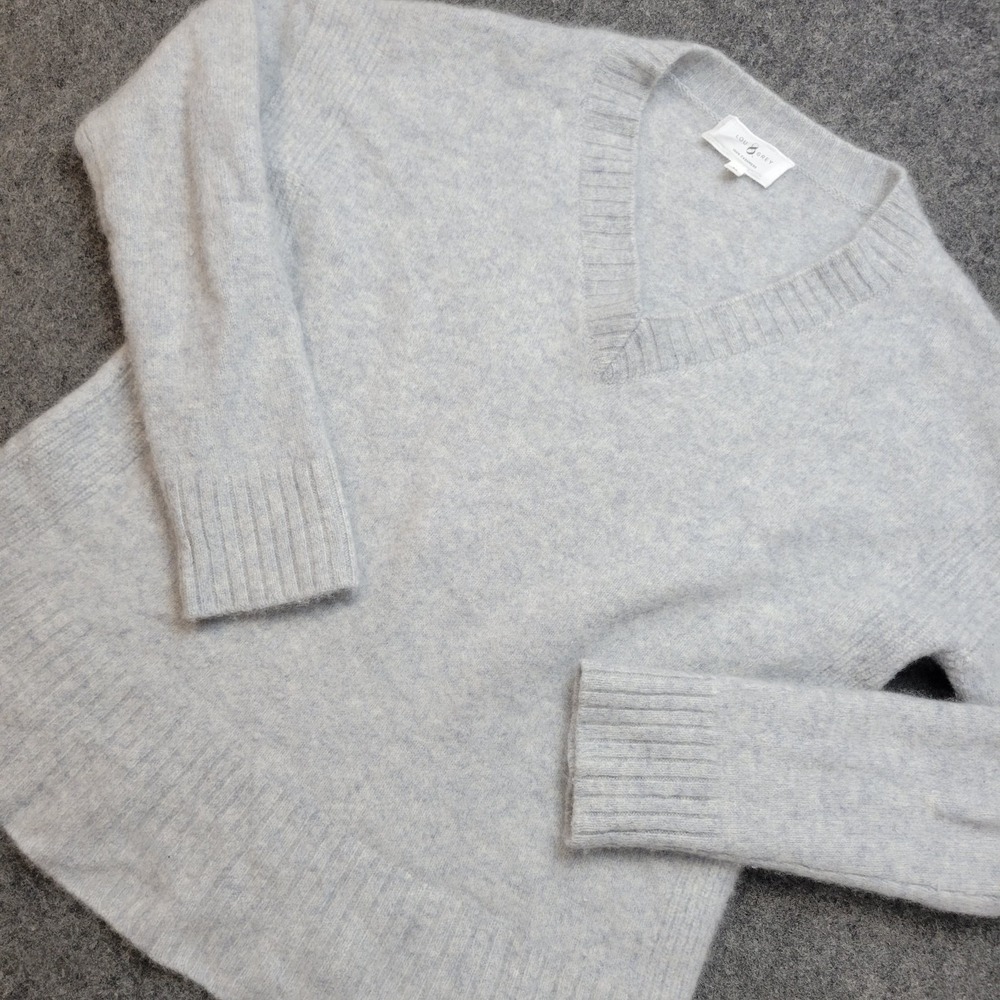 Lou & Grey Sweater Womens Medium Gray Cashmere V Neck Long Sleeve Cozy Pullover